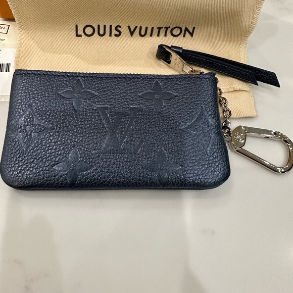 LOUIS VUITTON Metallic Empreinte Monogram Giant Key Pouch Nacre (Navy) - Picture 3 of 6